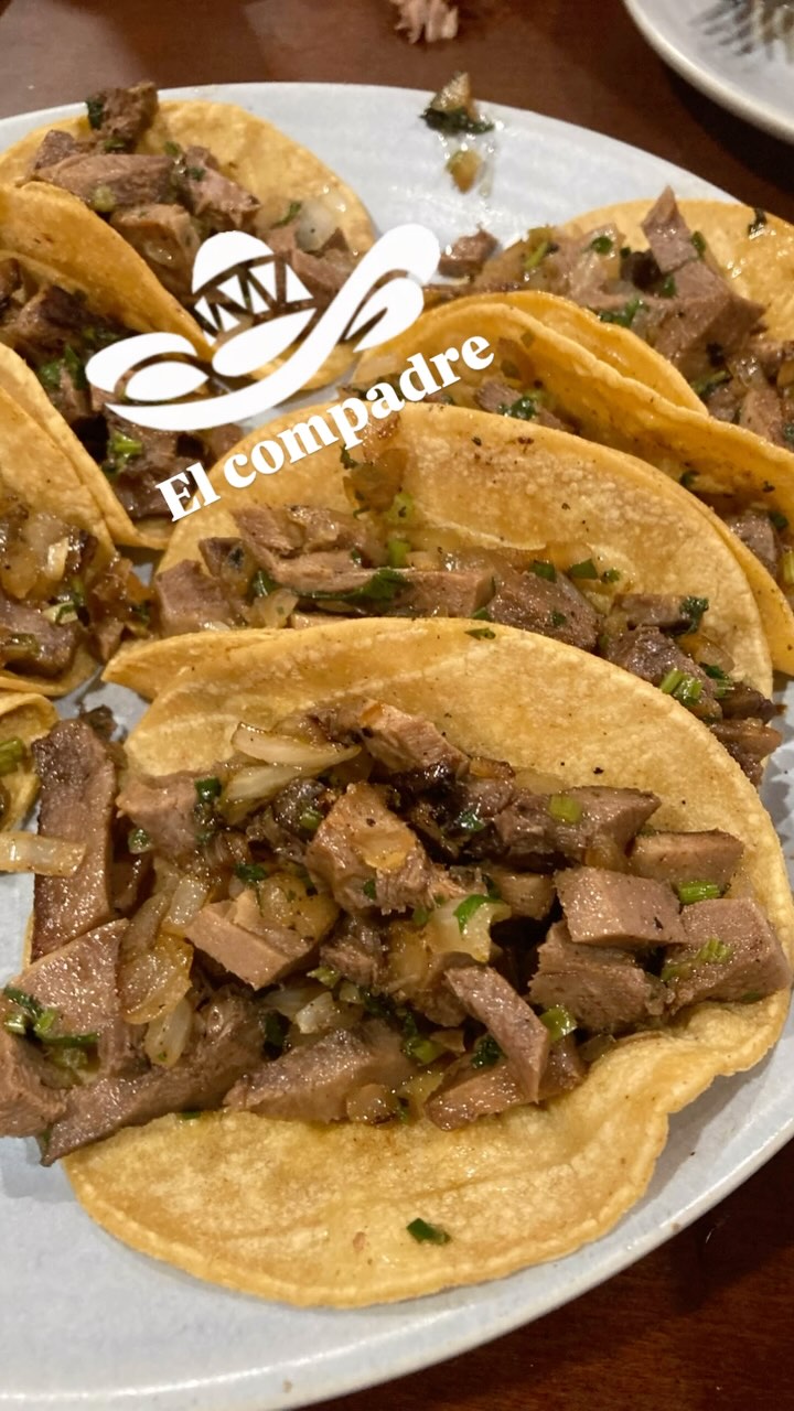 .
Ha abierto sus puertas @elcompadre.ourense y estamos de enhorabuena en la ciudad.

Cocina mexicana auténtica, casera y deliciosa. Todo lo necesario para disfrutar de la gastronomía de Mexico.

Os lo recomiendo, para que vayáis a visitarlos y disfrutéis tanto como yo. Está a toda madre! Muy chingón!

📌 San Francisco Blanco, 7
Barrio de A Ponte - Ourense
☎️ 617 136 237
📱 @elcompadre.ourense